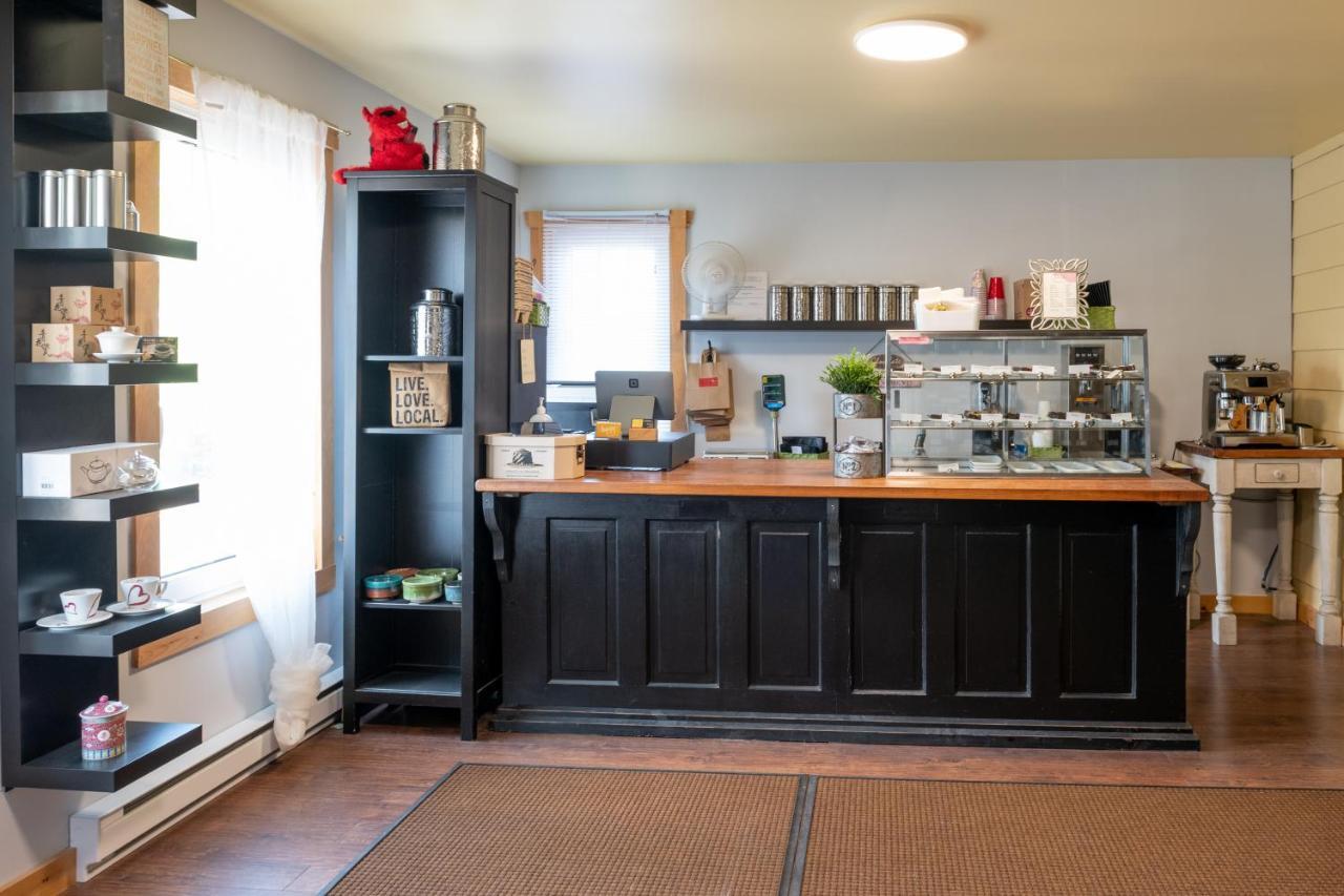 Pepperell Place Inc. Inn *